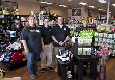 Pet Valu Opens At Mount Airy Shopping Center Economy Business Fredericknewspost Com