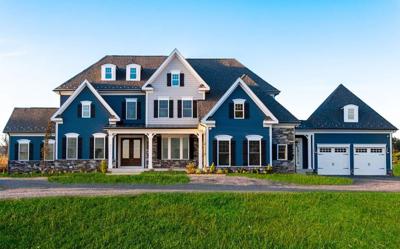 Craftsman Style House In Middletown With 5 Car Garage Tops Sales
