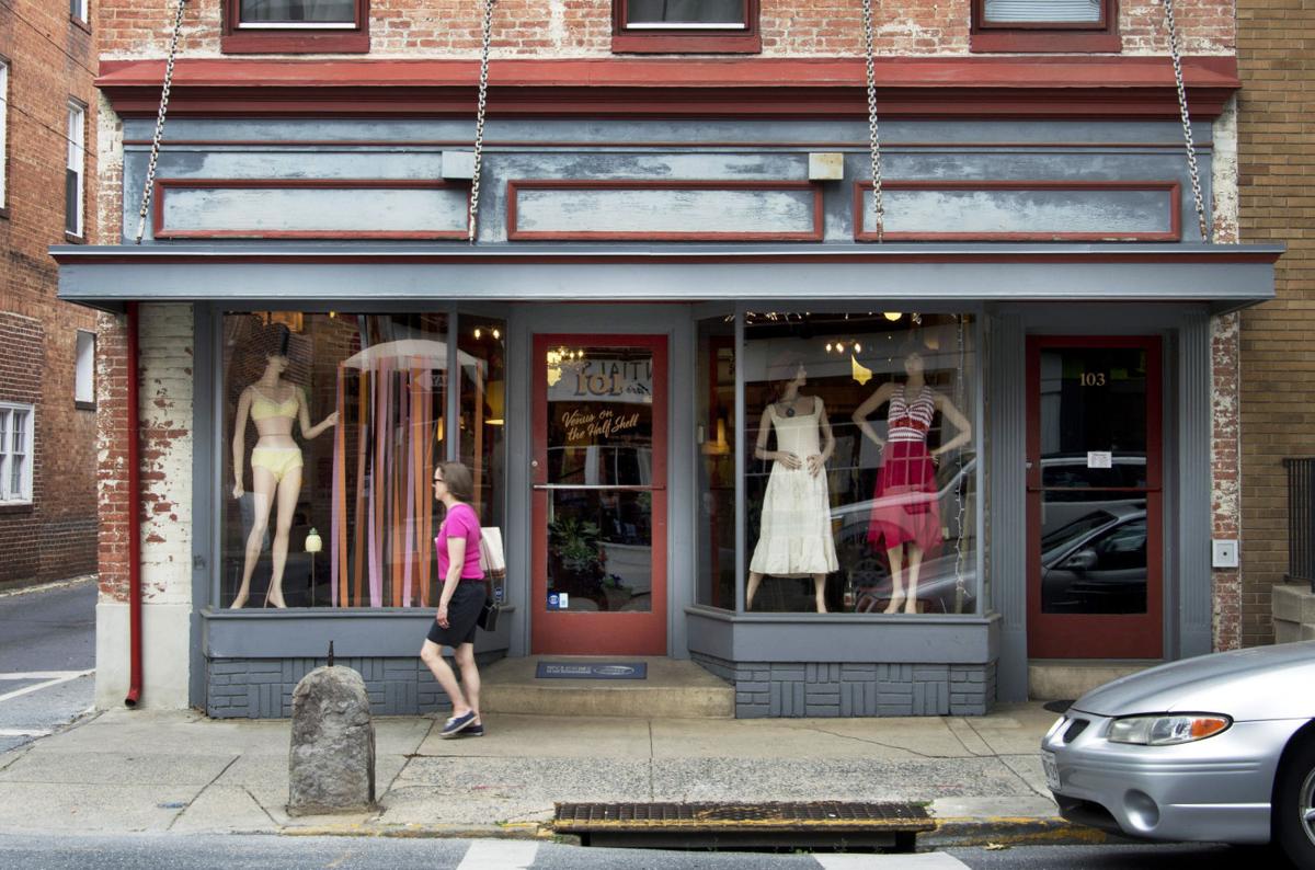 Vintage Thrift Consignment Shopping In Frederick Arts