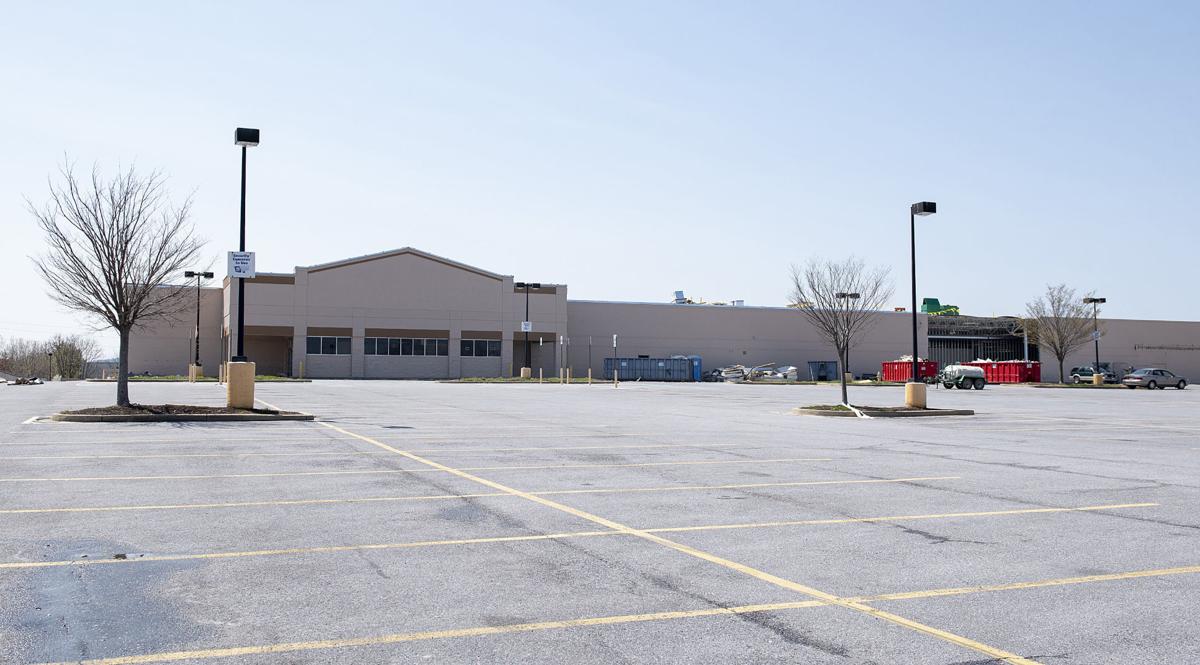  Home  decoration  store  expected at old Walmart space in 