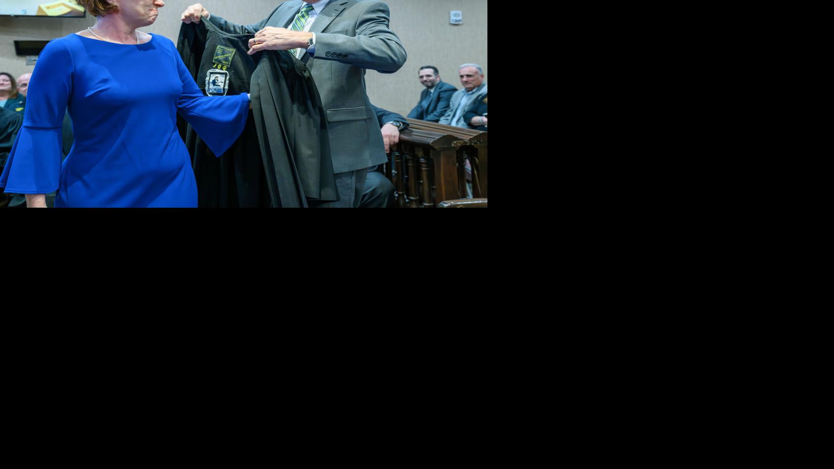 Frederick County #39 s newest circuit court judge takes the bench Courts