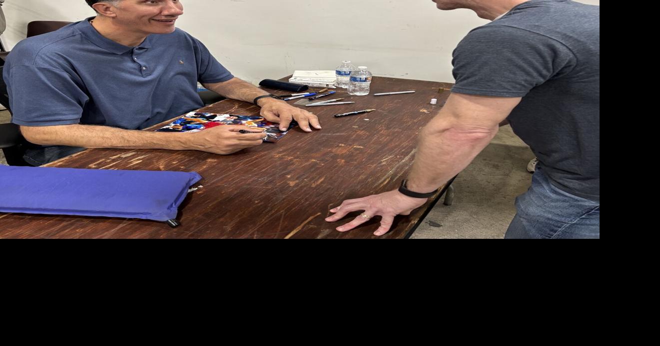 Column: I met the tallest player in NBA history. And he stared up at me in disbelief. My Gheorghe Muresan Moment could not have been more charming.