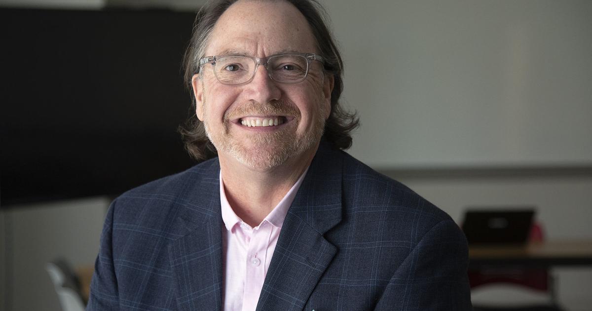Tim Wolfe School Notes: Tim Wolfe isn't an 'inside-out Oreo'; he's a professor on ...