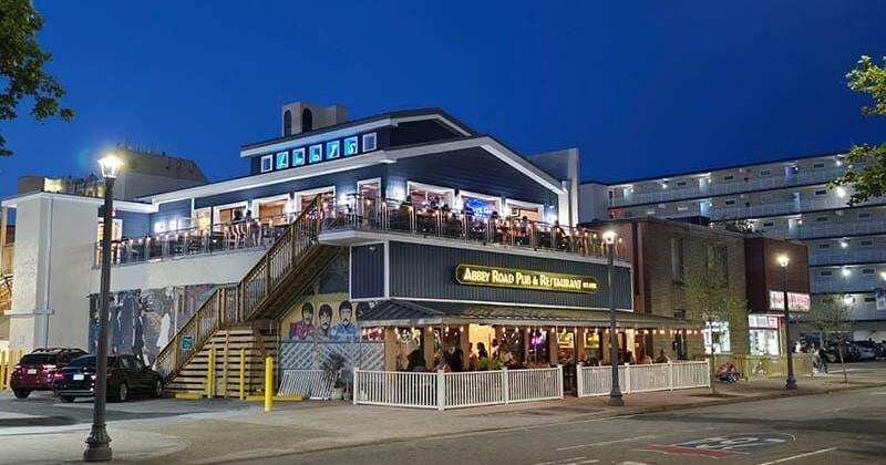 Love is in the air at Virginia Beach | Arts & entertainment
