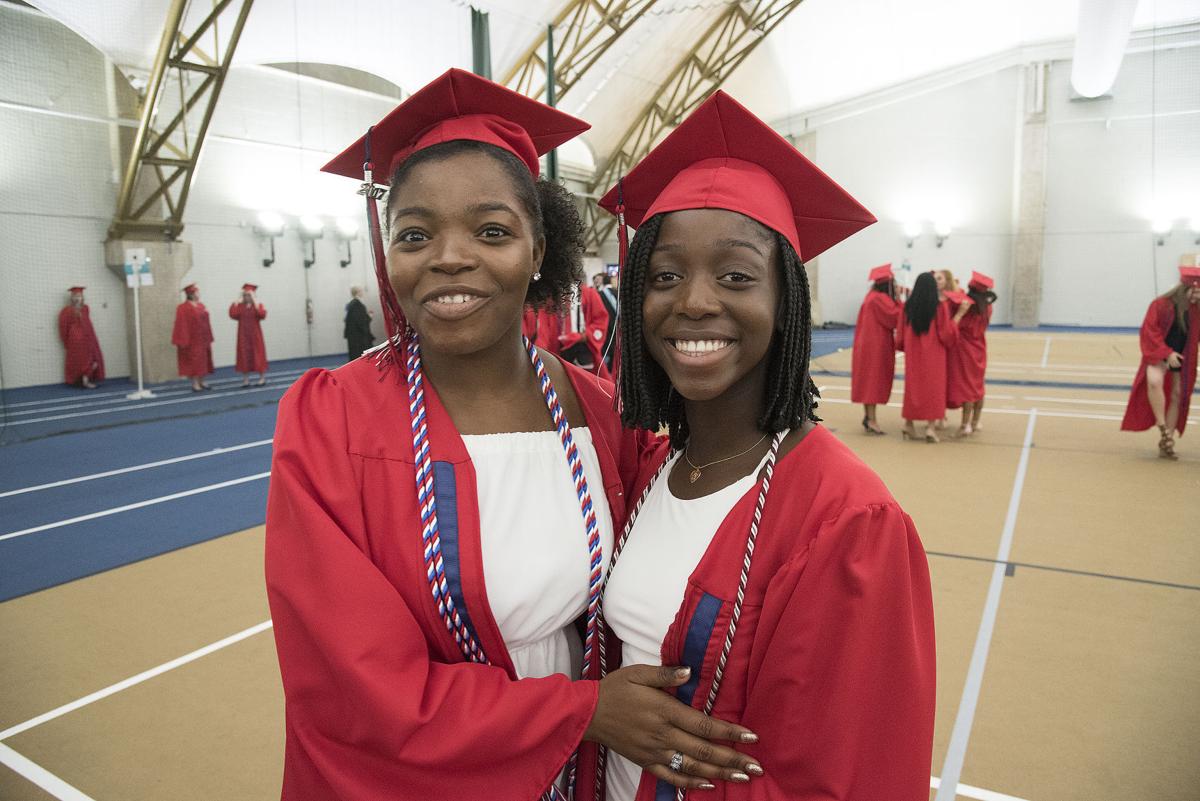 Thomas Johnson High Senior Who Overcame Homelessness Other Challenges Among 332 Grads Graduation Fredericknewspost Com
