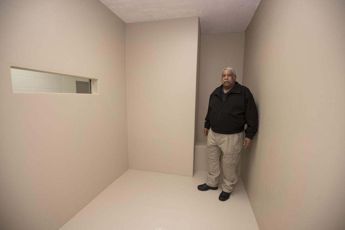 Frederick County’s jail gets mostly positive review after tour by grand