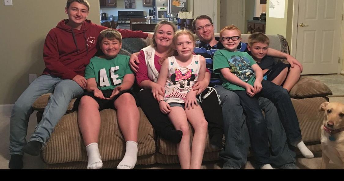 Couple behind 'DaddyOFive' YouTube channel gets probation for child