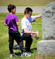 Community members honor veterans