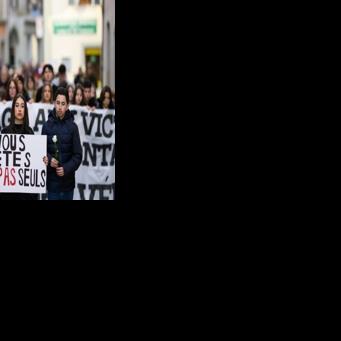 Protesters demand 'justice' one month after Swiss bar fire