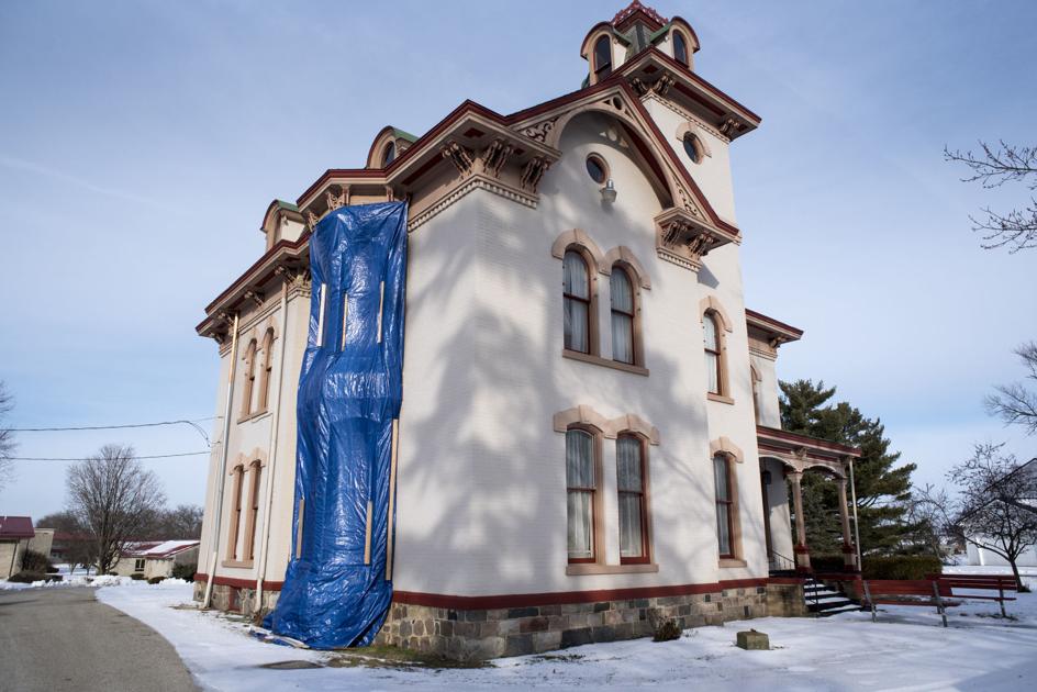 Howe Mansion Gets Help To Weather Another Indiana Winter