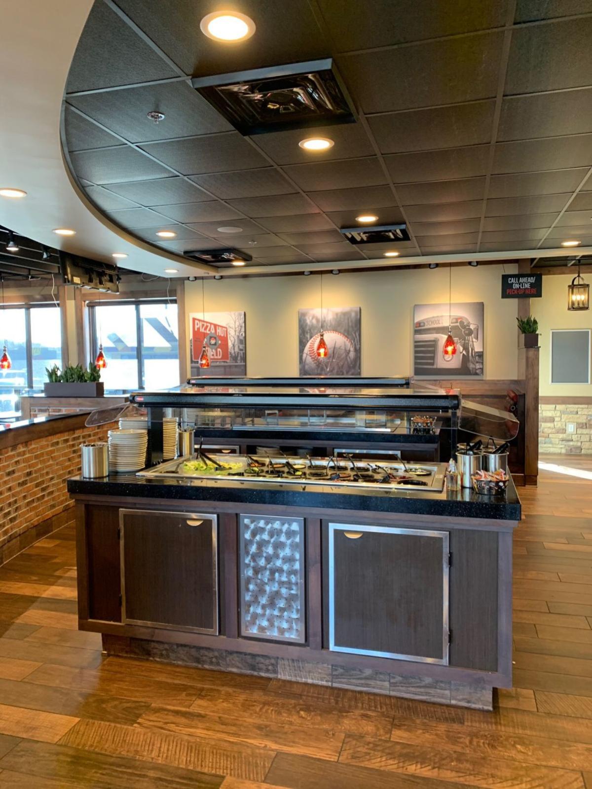 Bluffton Pizza Hut Gets New Look Fwbusiness Com