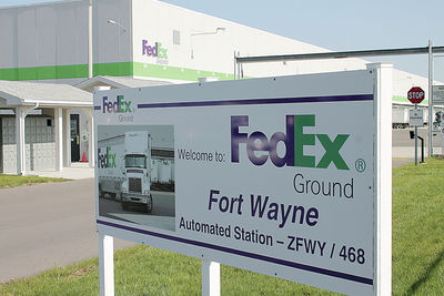 fedex ground at work in its new haven distribution center fedex new haven indiana