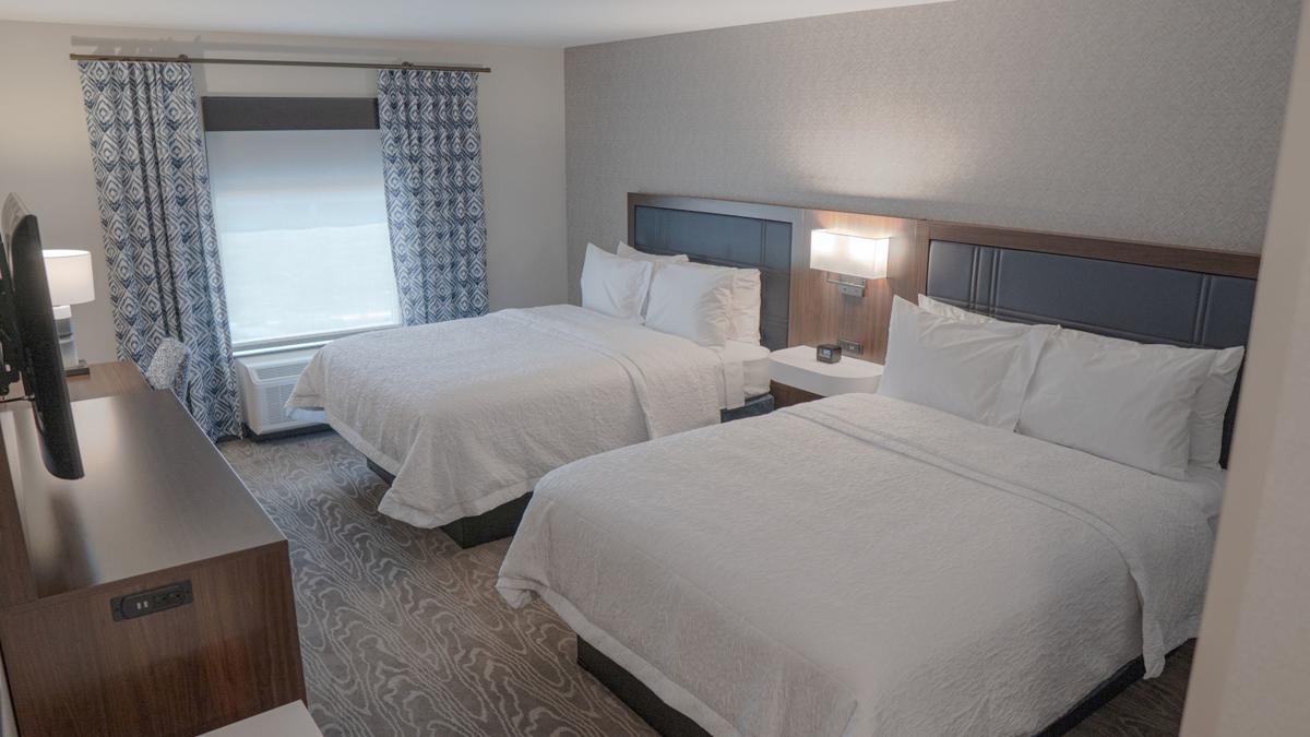 New Hampton Inn Suites By Hilton Fort Wayne Downtown Pays - 