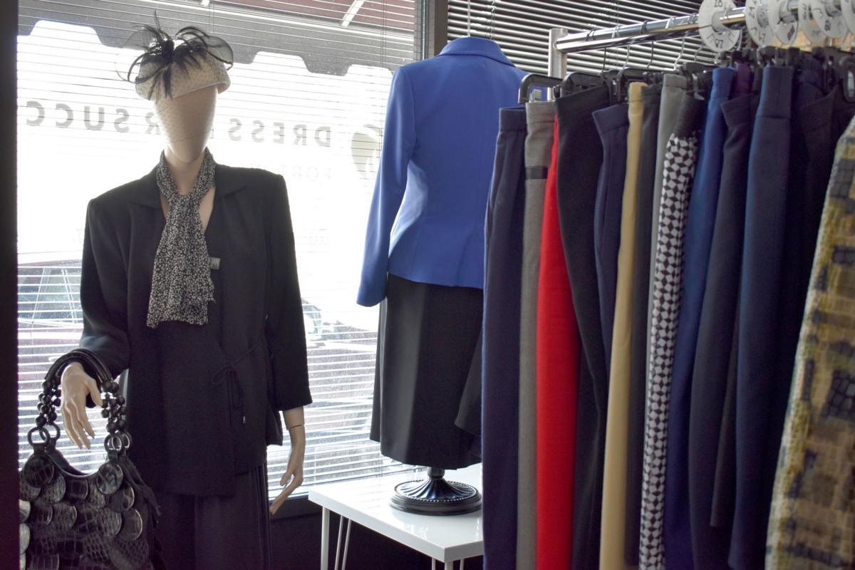 Fort Wayne Prepares To Dress For Success Fwbusiness Fwbusiness Com