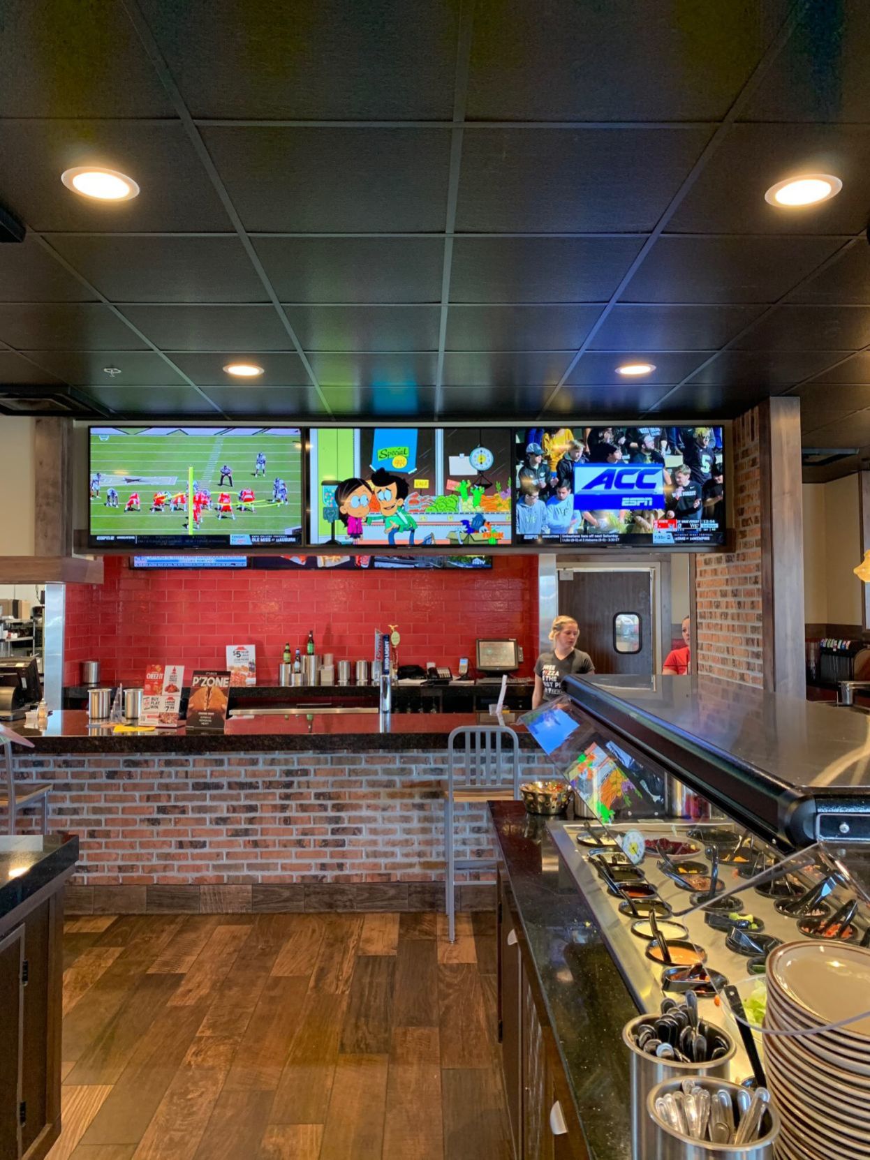 Bluffton Pizza Hut gets new look