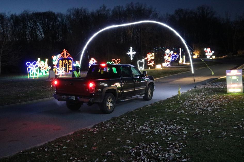 Warsaw Indiana Center Lake Park Christmas Lights 2021 Prediction