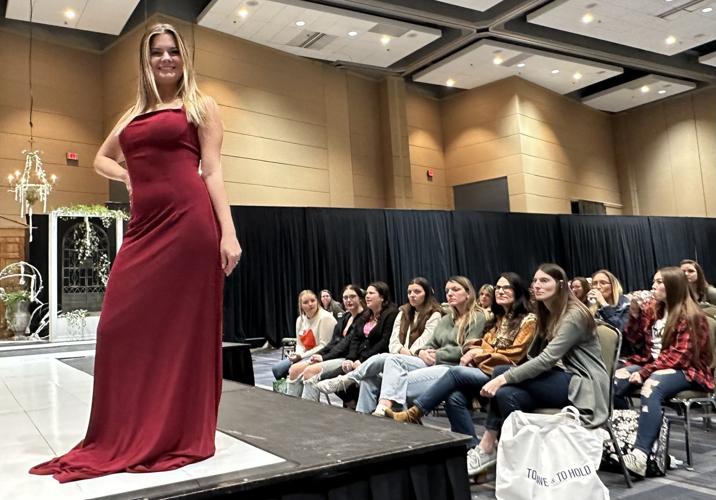 Jan. 7: Tickets on sale for 19th Annual Bridal Extravaganza hosted by Fort Wayne Newspapers | News | fwbusiness.com Jan. 7: Tickets on sale for 19th Annual Bridal Extravaganza hosted by Fort Wayne Newspapers | News | fwbusiness.com