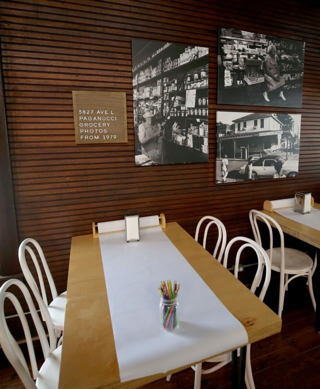 TV stars open Galveston ice cream shop; seafood restaurant to replace