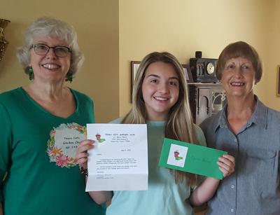 Texas City Garden Club awards scholarship