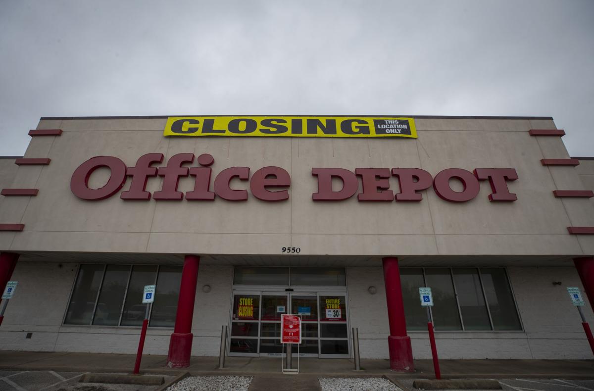 Fertitta Muzzles Dog Track Rumors In La Marque Office Depot To File Out Of Texas City Painted Ladies Planned For Galveston Biz Buzz The Daily News