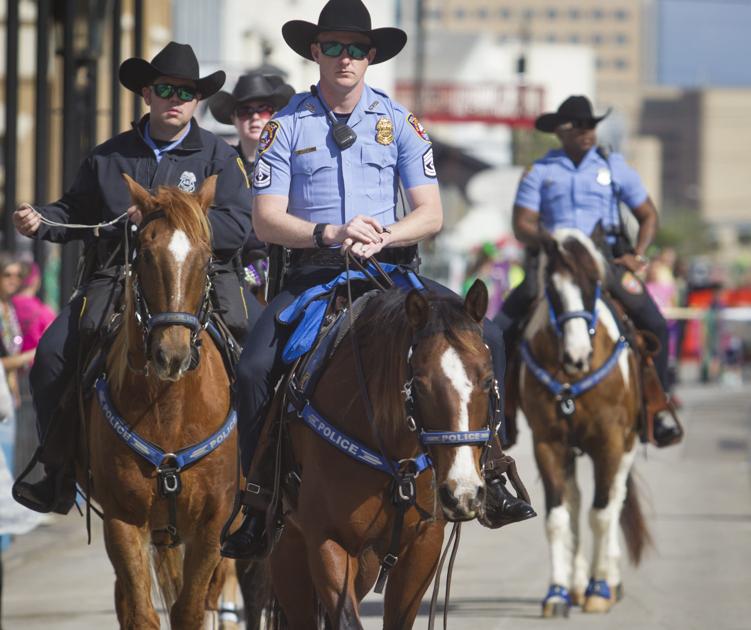 During controversial arrest, city of Galveston was still writing rules for mounted patrol