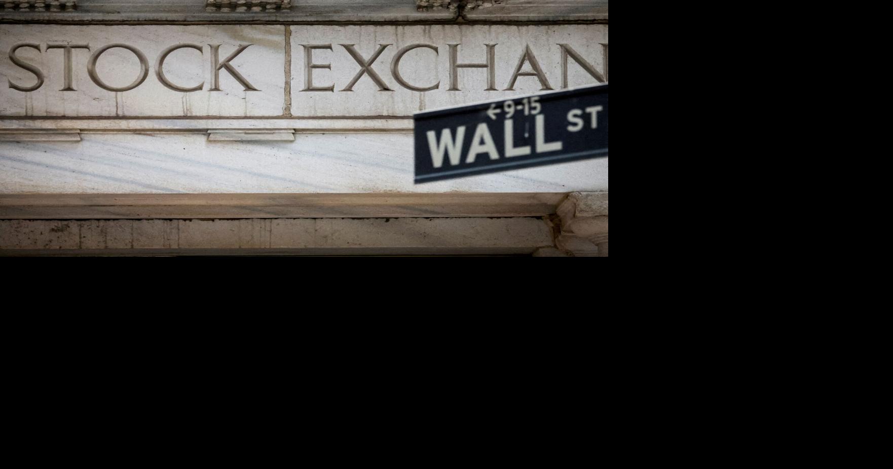 Investors look for Fed clues, earnings signs as tech wobbles