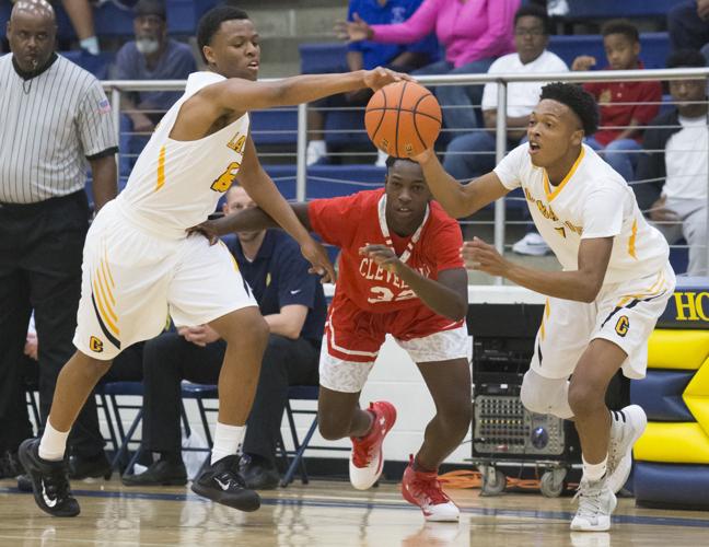 La Marque basketball’s shot at third straight state trip makes Coogs No
