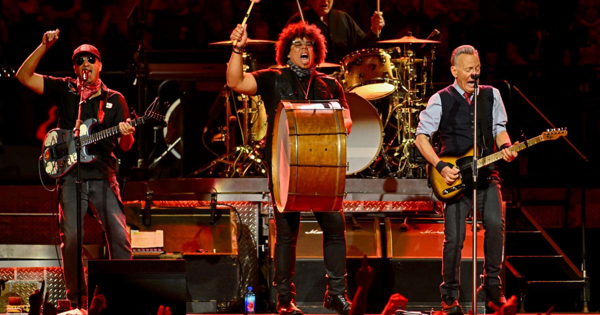 Bruce Springsteen and the E Street Band in Concert - New York