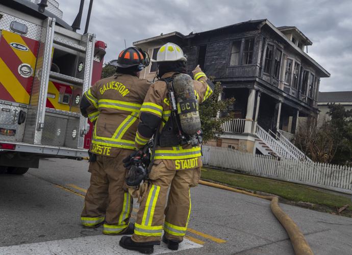 Galveston crews fight fire, save dogs, at Broadway home Local News