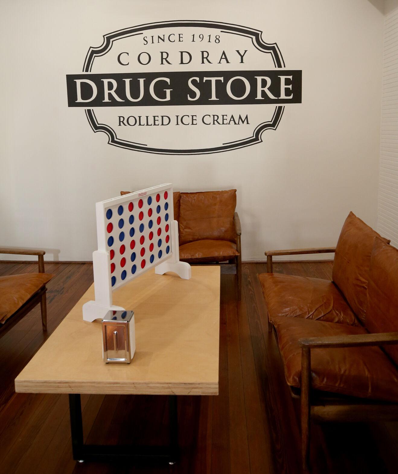 TV stars open Galveston ice cream shop; seafood restaurant to replace