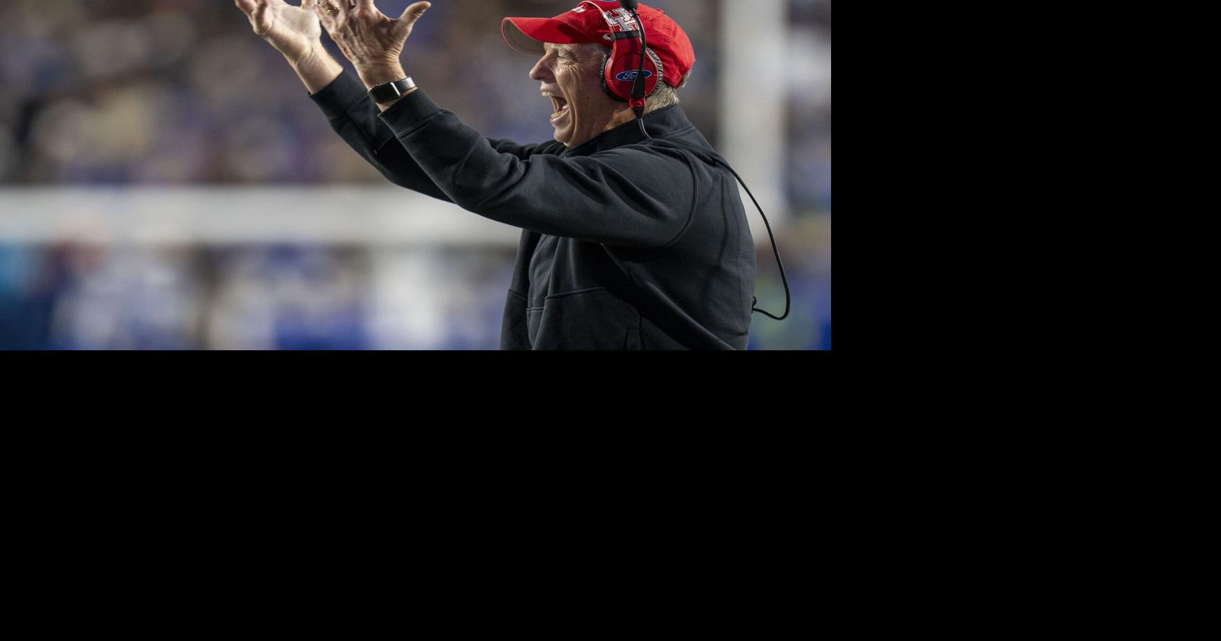 Houston coach Willie Fritz revamps offense with new coordinator and QB |  Sports | The Daily News