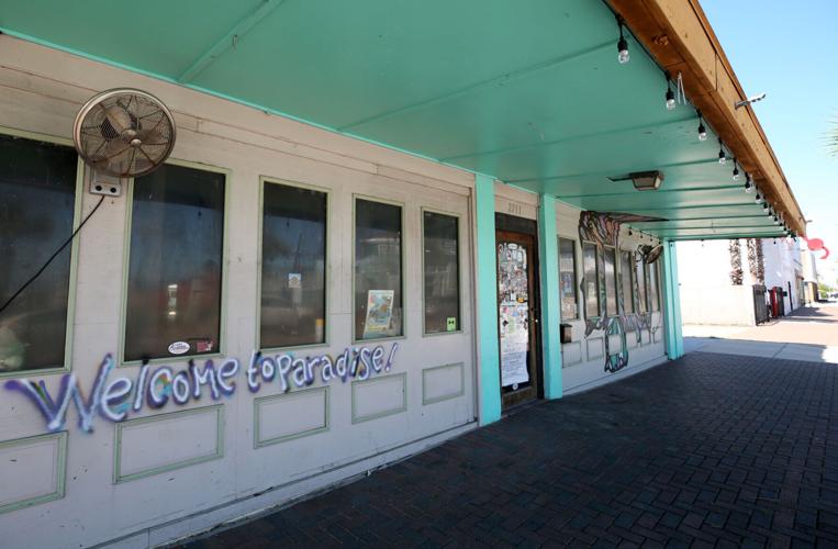 TV stars open Galveston ice cream shop; seafood restaurant to replace Slim  Chickens in League City, Biz Buzz