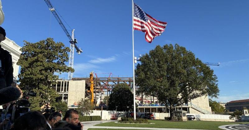 Construction continues on President Donald Trump's planned White House ...