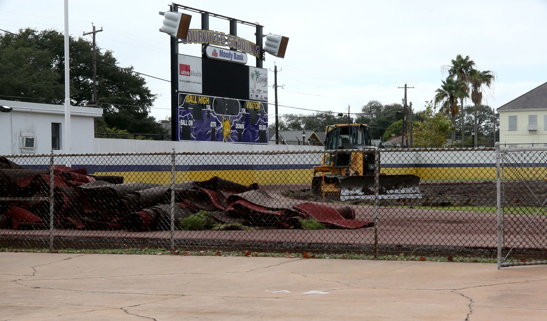 Galveston ISD will renovate not demolish Kermit Courville Stadium