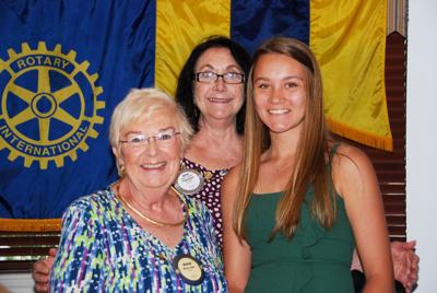 Aeris Buss wins scholarship from Rotary Club