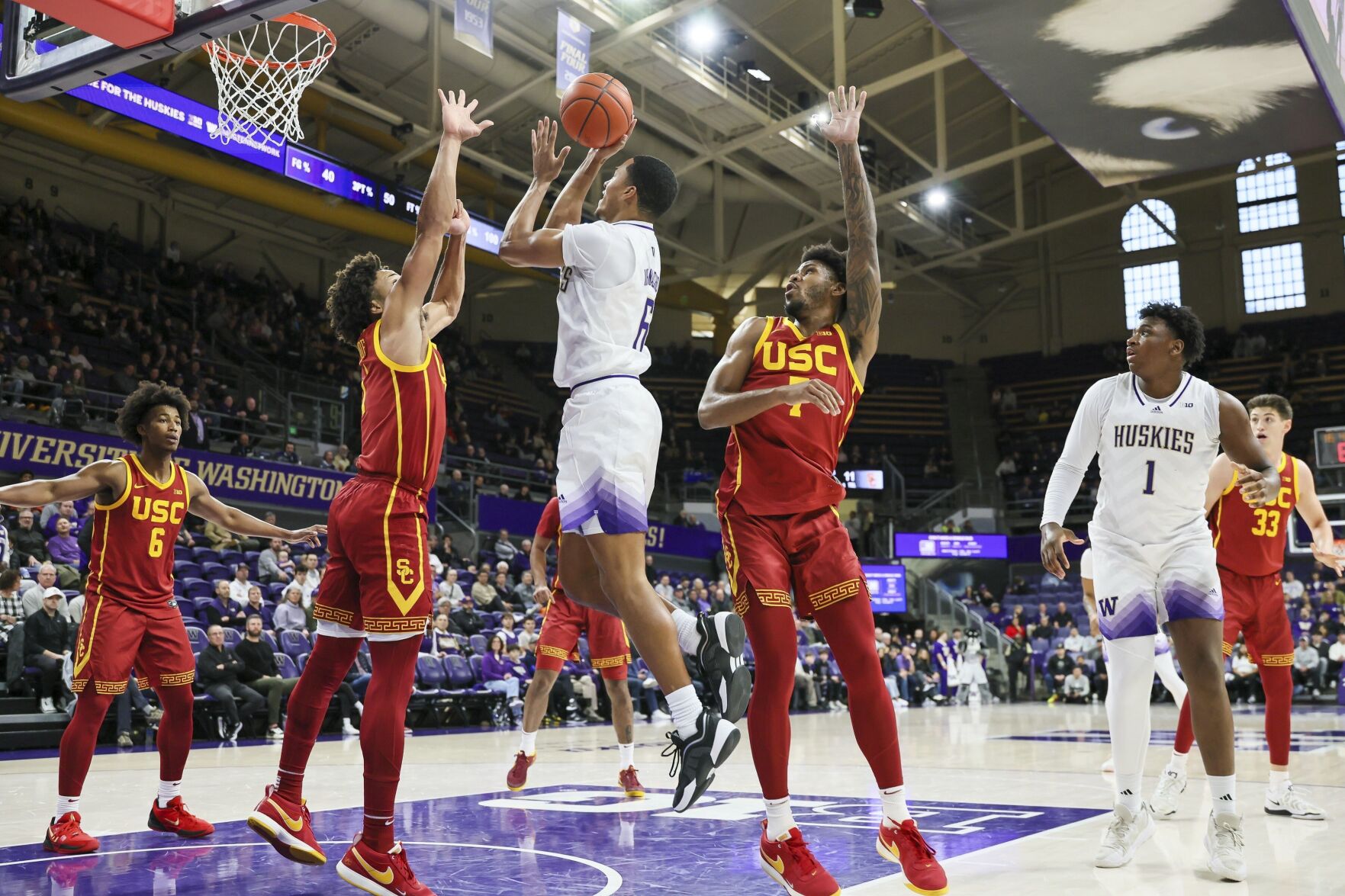 Claude Scores 20 Points, Leads Hot-shooting USC Over Washington 85-61 ...