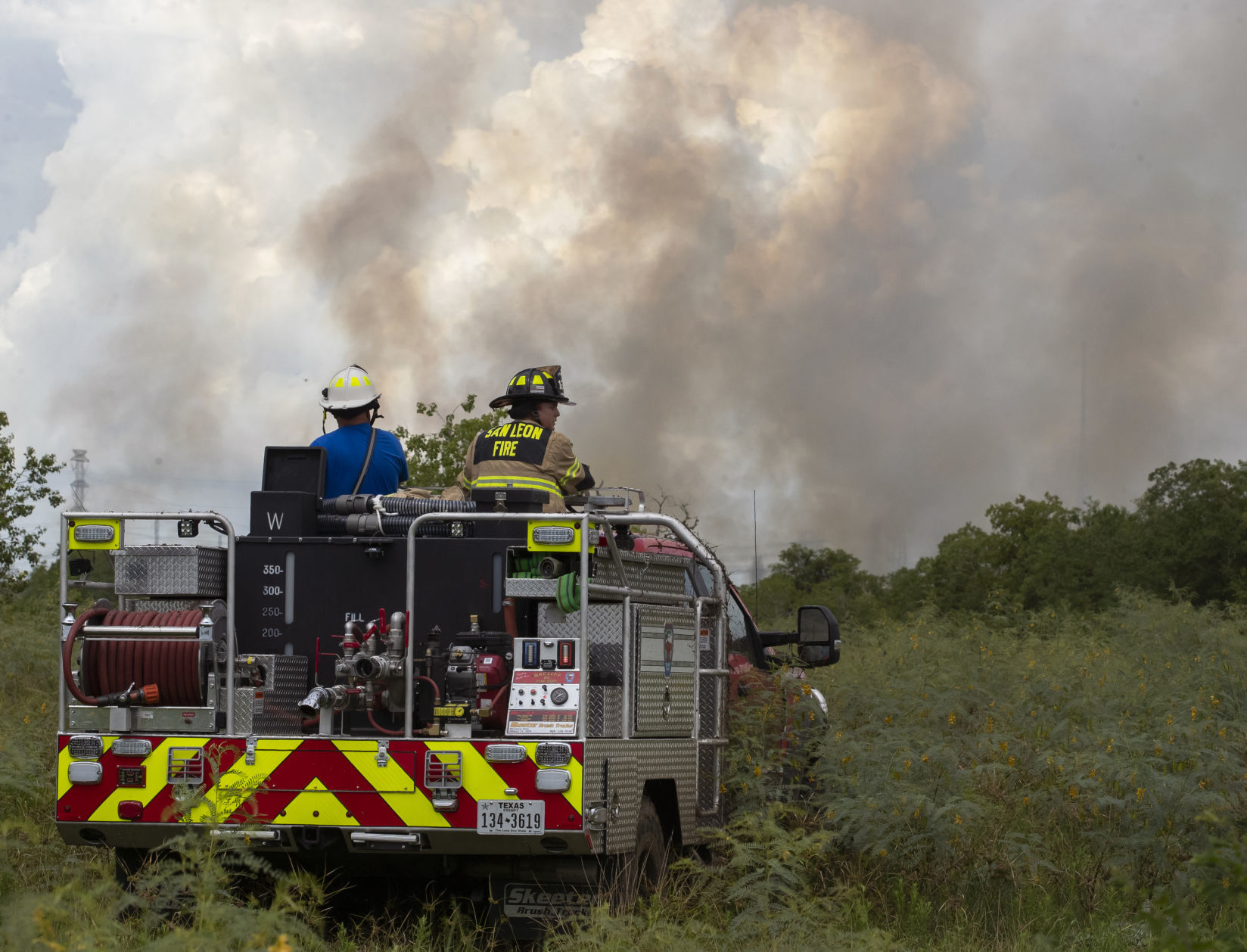 Area Crews Fight Smoky Brushfire | Local News | The Daily News