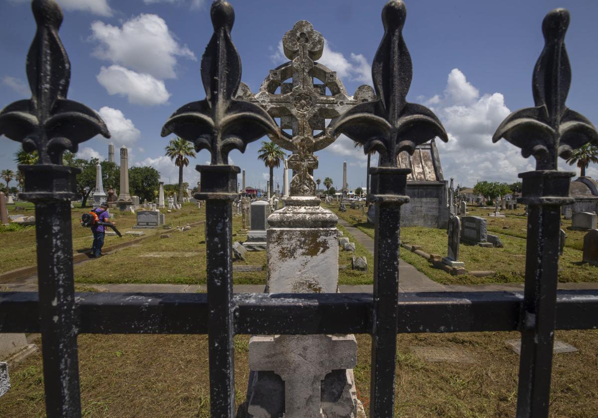 Galveston's Broadway cemetery to get new lighting, other work Local