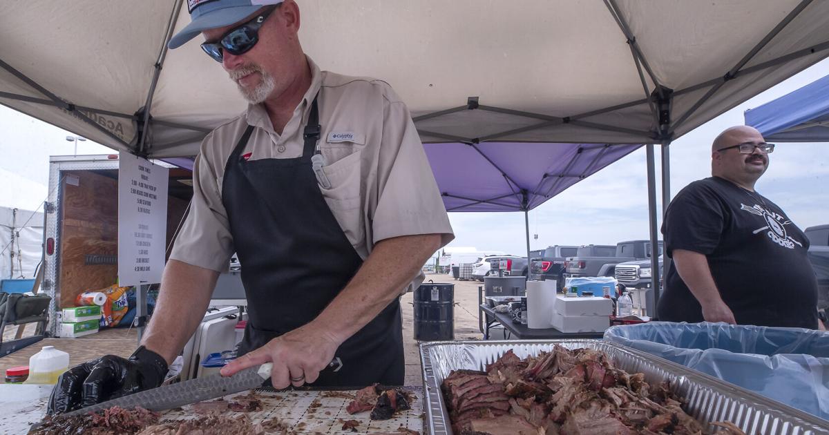 Competition gets cooking at island cook-off | Local News | The Daily News