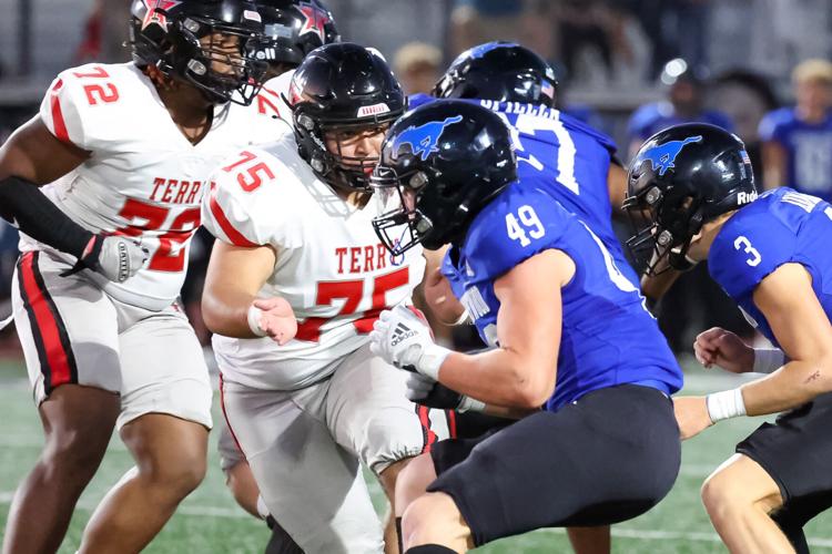 Friendswood still controls playoff destiny with win over Terry High