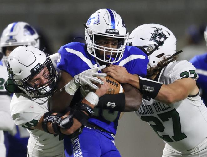 C.E King dominates Clear Falls to advance in 6A football playoffs