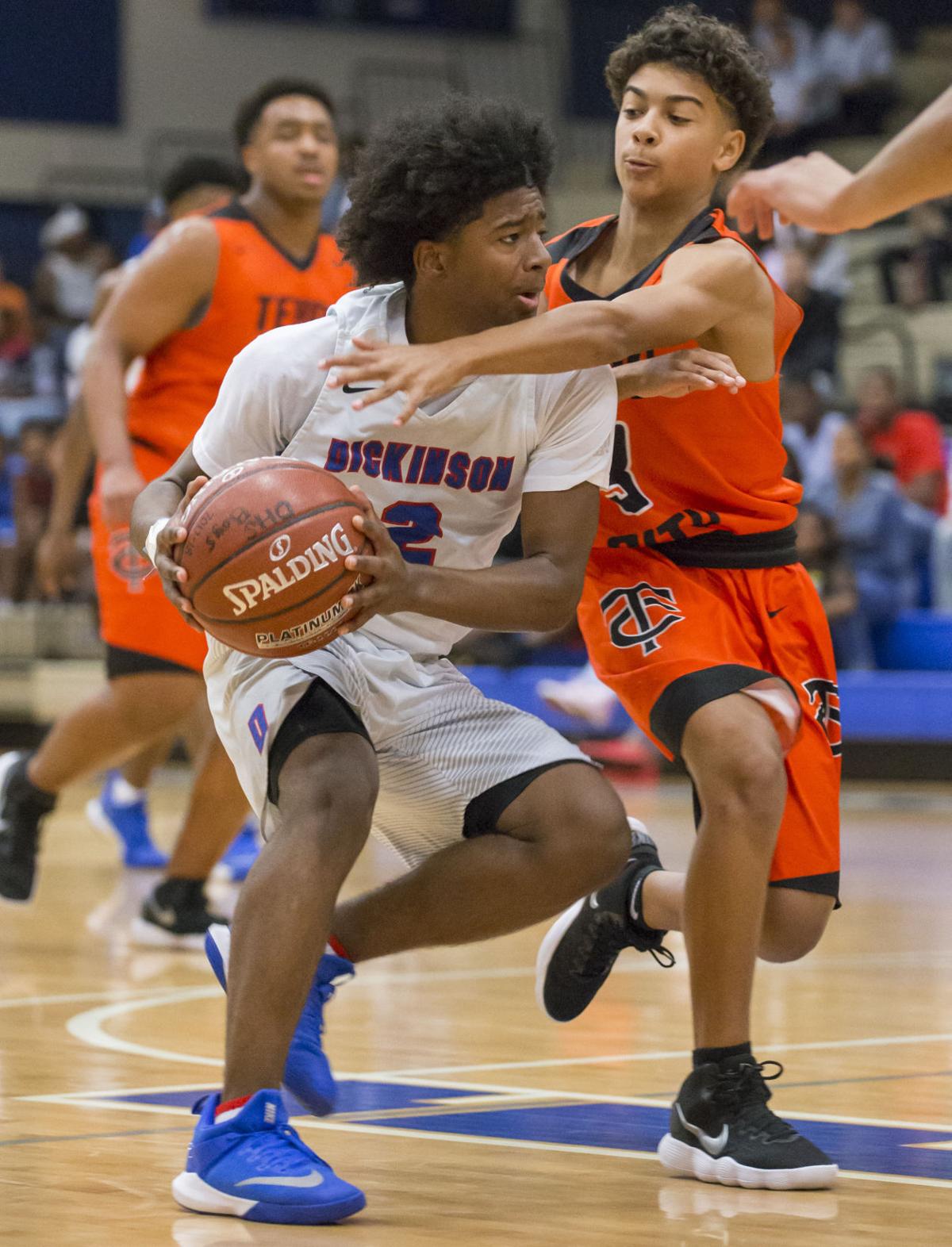 Dickinson Avenges Last Year S Loss Topples Texas City High