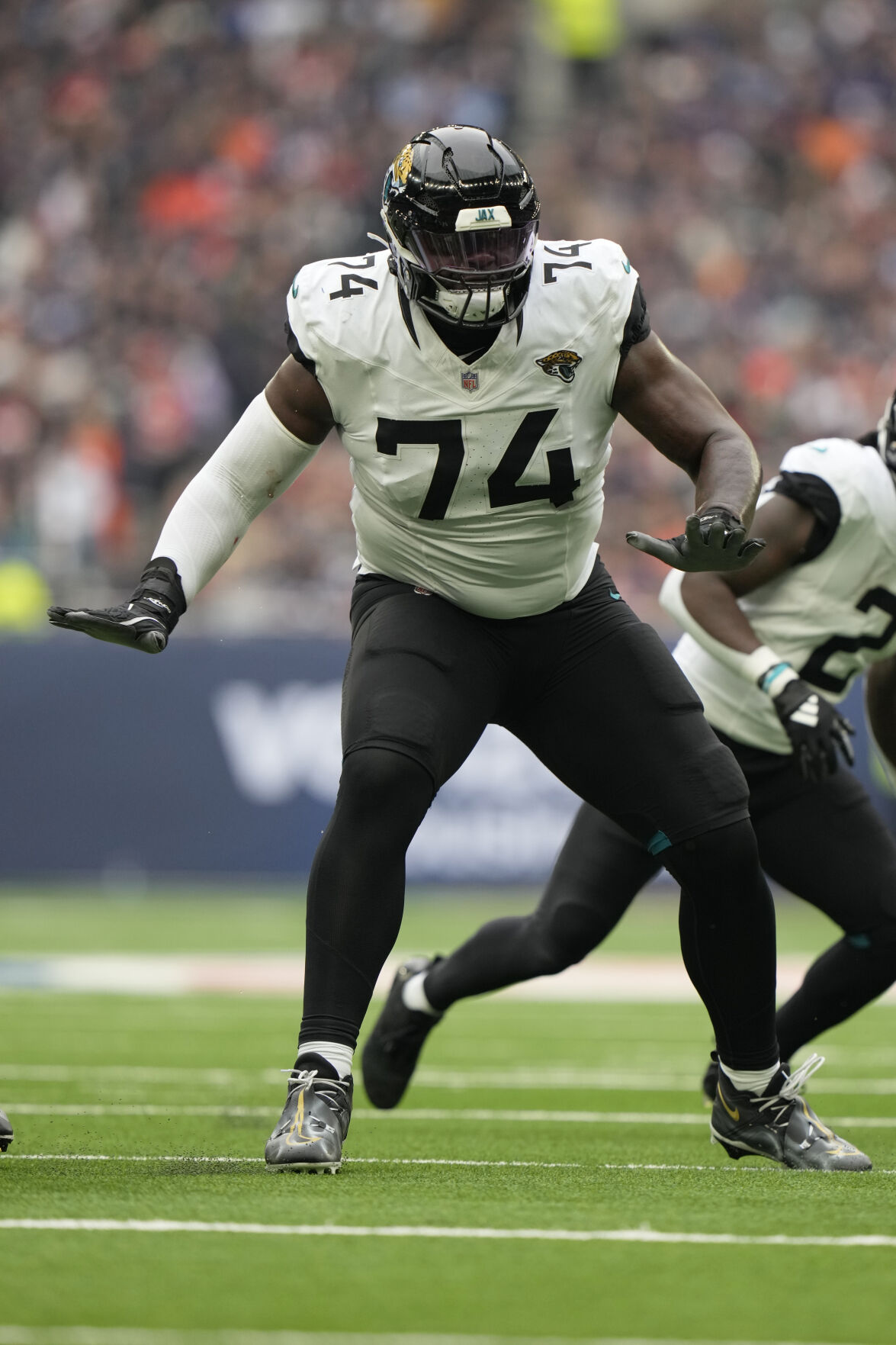 Vikings Agree To Acquire Left Tackle Cam Robinson In Trade With Jaguars ...