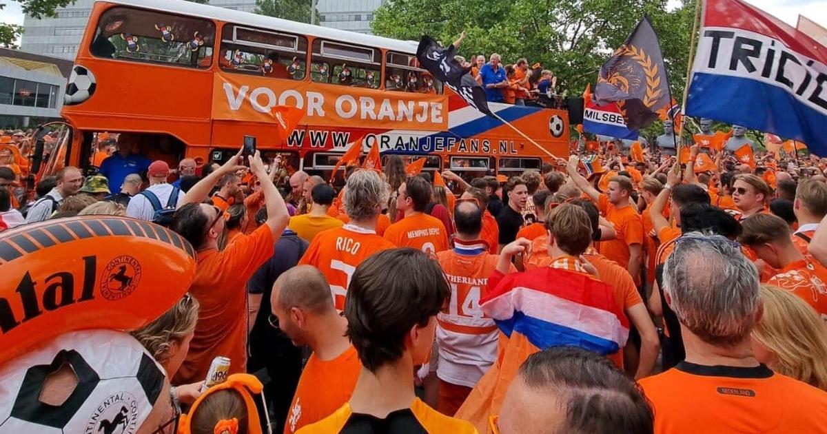 Dutch orange bus to roll through Galveston ahead of Netherlands World Cup match