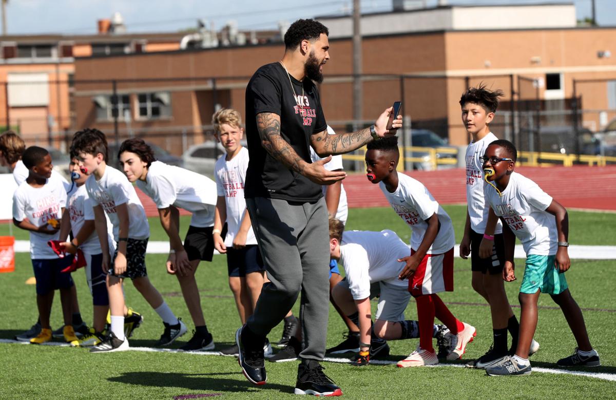 Mike Evans’ free football camp