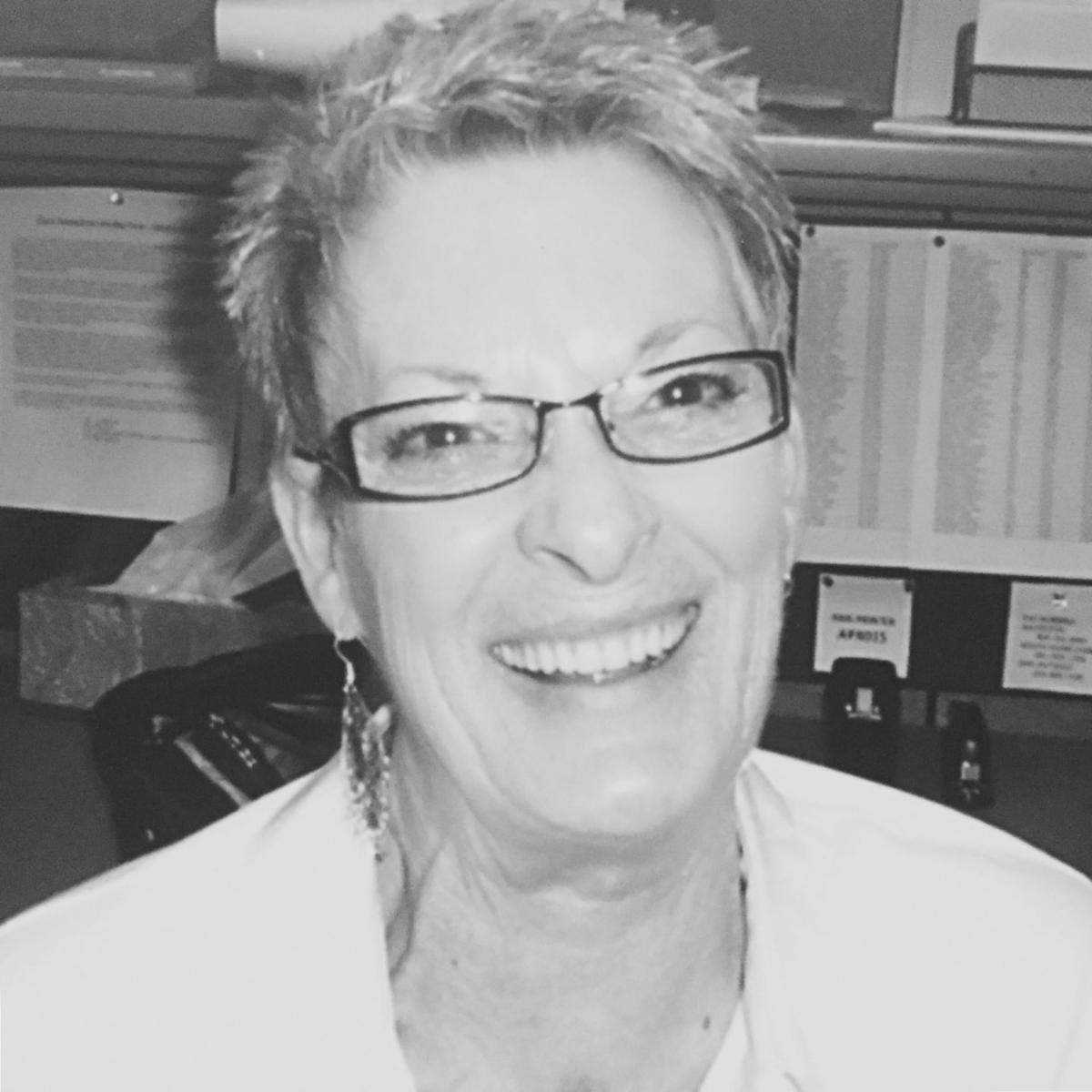 Joan elaine on hamilton st english edition