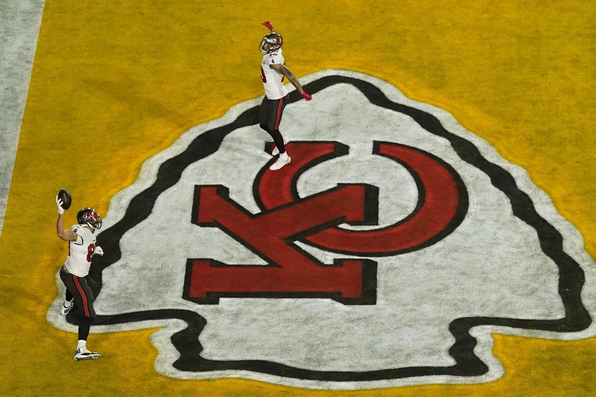 Chiefs Buccaneers Super Bowl Football