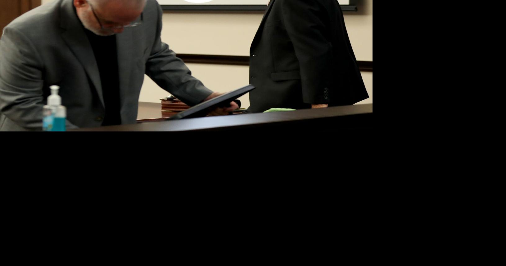 Expert can't tell whether one gun was used in cold-case killings