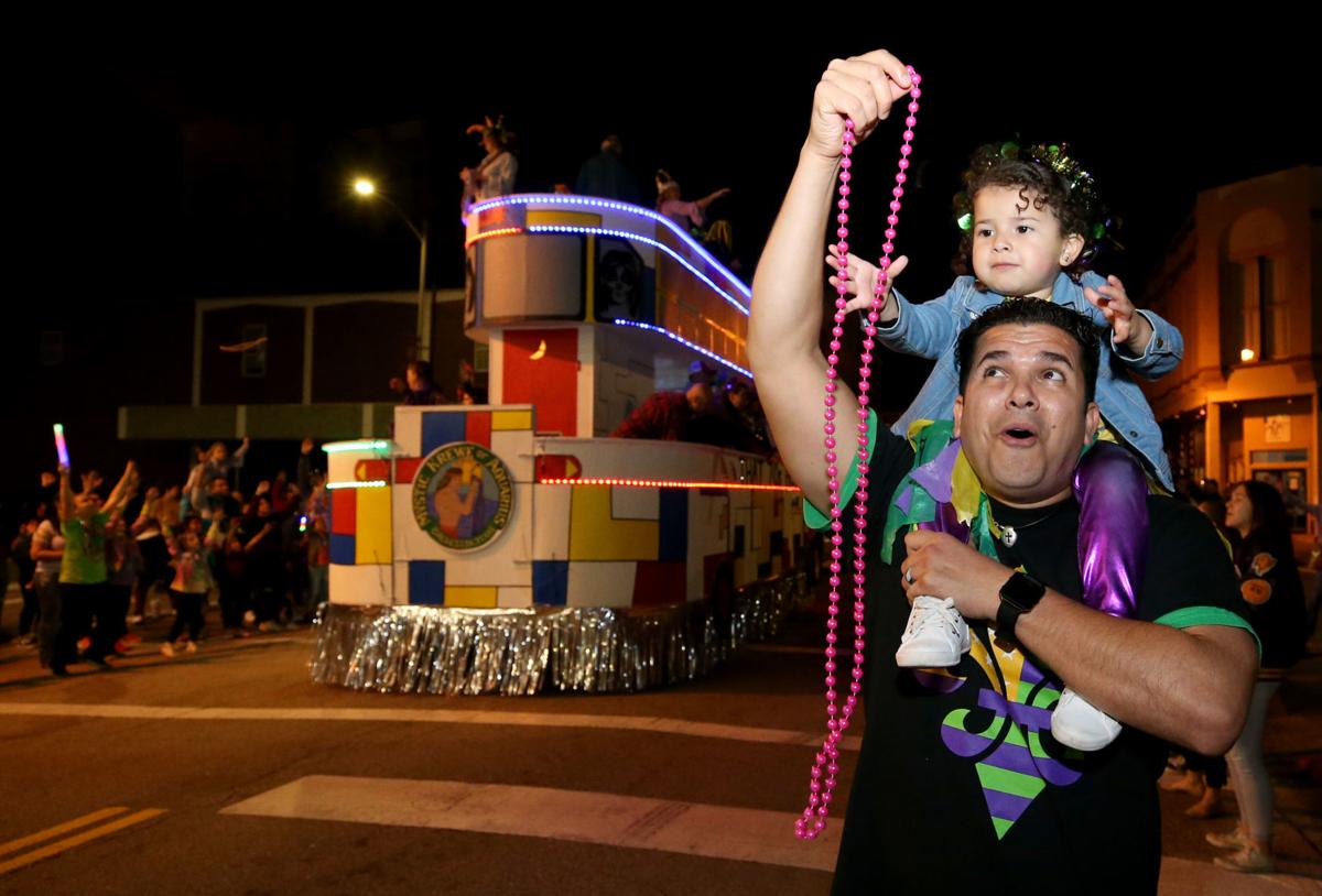 It's a wrap! Fat Tuesday parade ushers out Mardi Gras 2020 | Local News | The Daily News