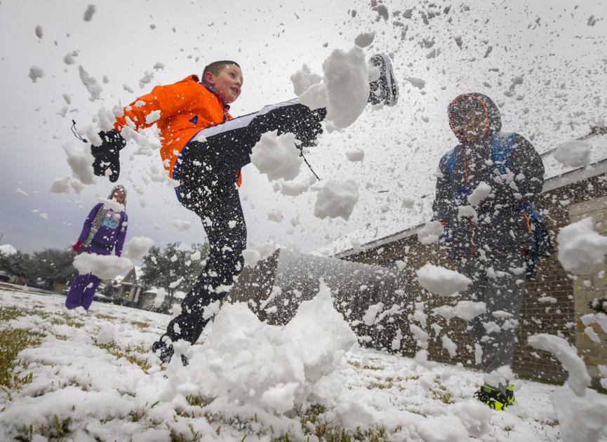Rare Snow Blankets Galveston County Local News The Daily News Wandering around in search of the best restaurants, snapping pictures of iconic landmarks, and hiking through local landscapes are just a few of the things you love about taking a. rare snow blankets galveston county